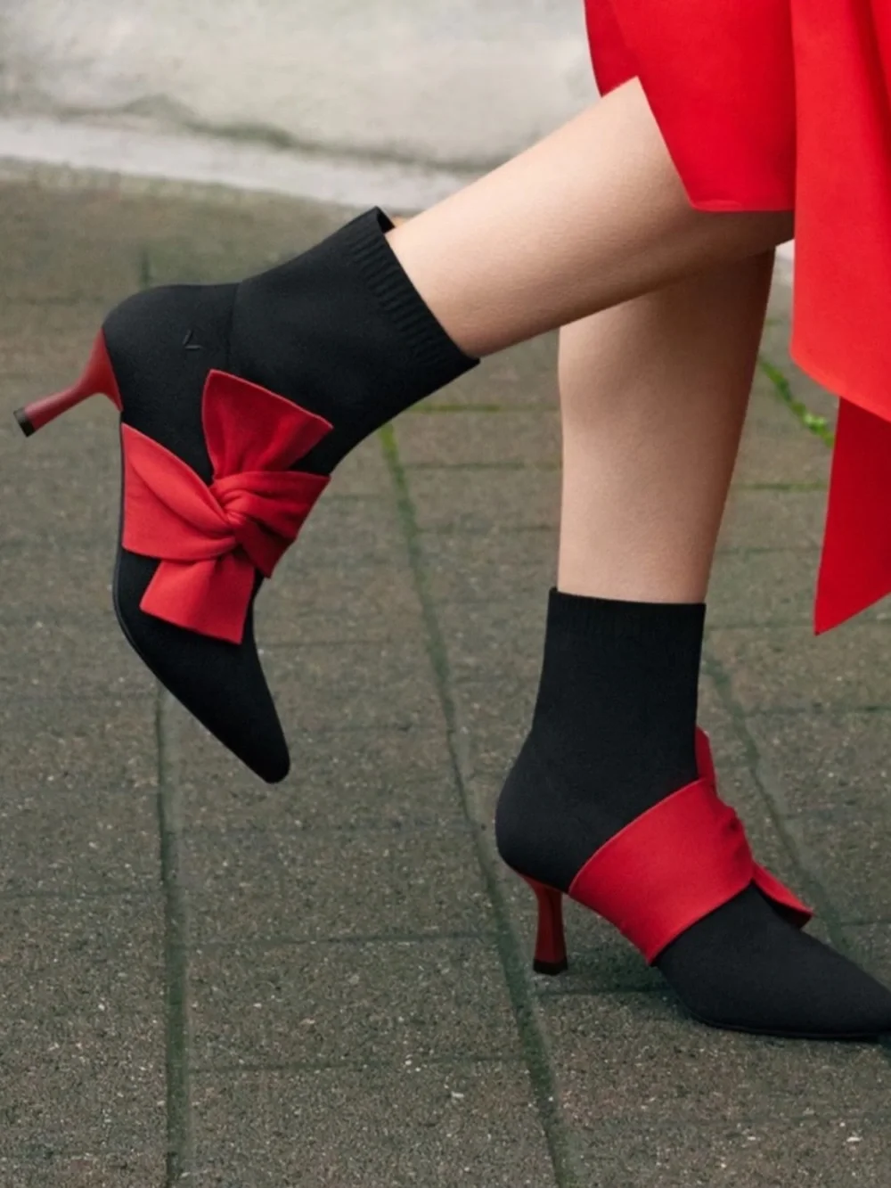 Vivaia Athena Pointed Toe Ankle Heel‎ Boot Bow Detail Black Ruby Red Size 9/40